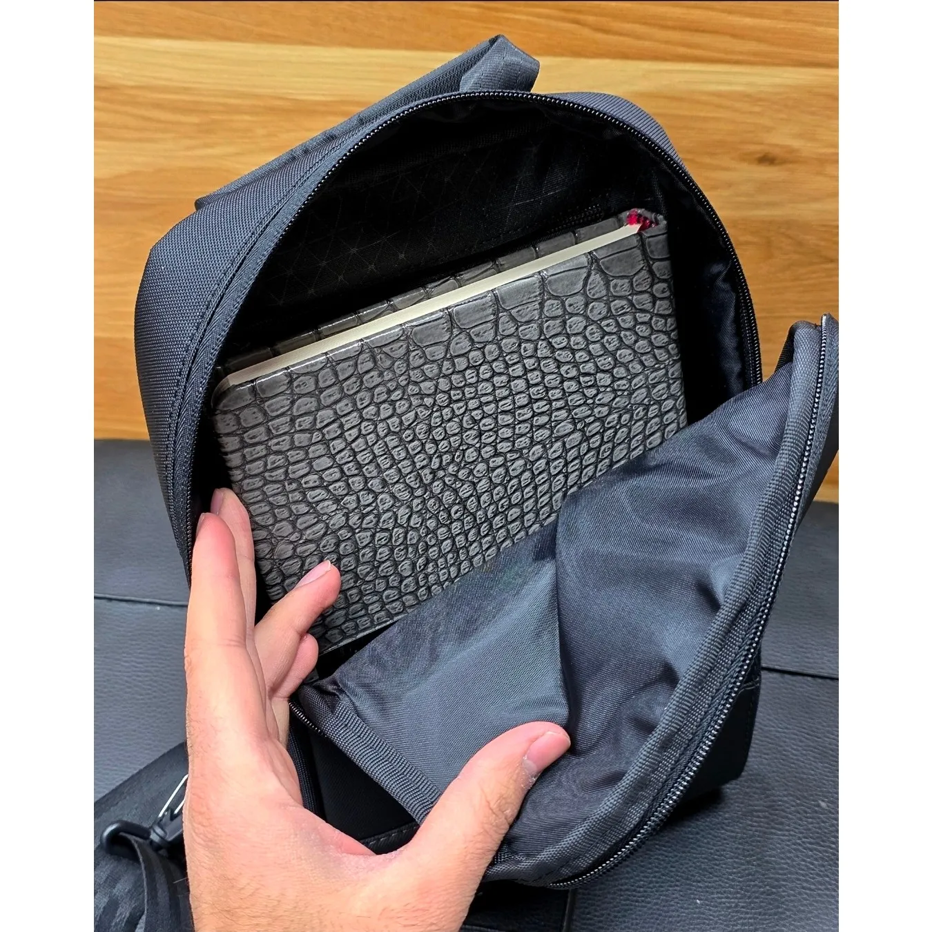بادی بگ بزرگ اسپرت ضد آب جنس اسکین و برزنت خارجی