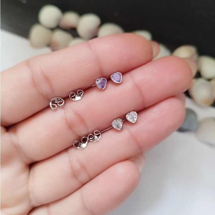 گوشواره نقره میخی طرح قلب عیار 925 برند BSJ silver سفید و یاسی
