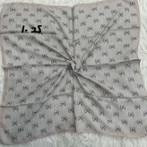 مینی اسکارف کرمی نخ قواره 65x65 سانتیمتر مناسب استفاده روزمره بدون آبرفت و رنگ رفت