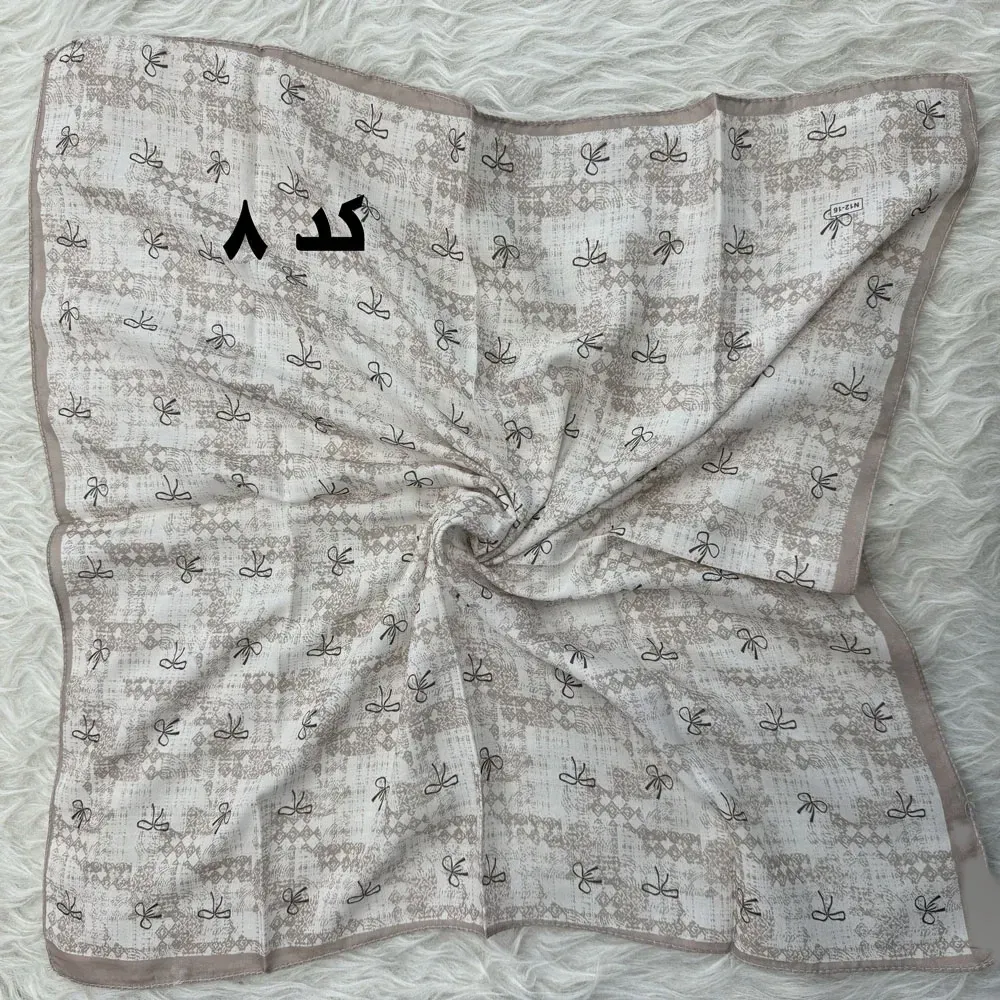 مینی اسکارف نخی نسکافه ای طرح دار قواره 65 در 65 سانتی متر