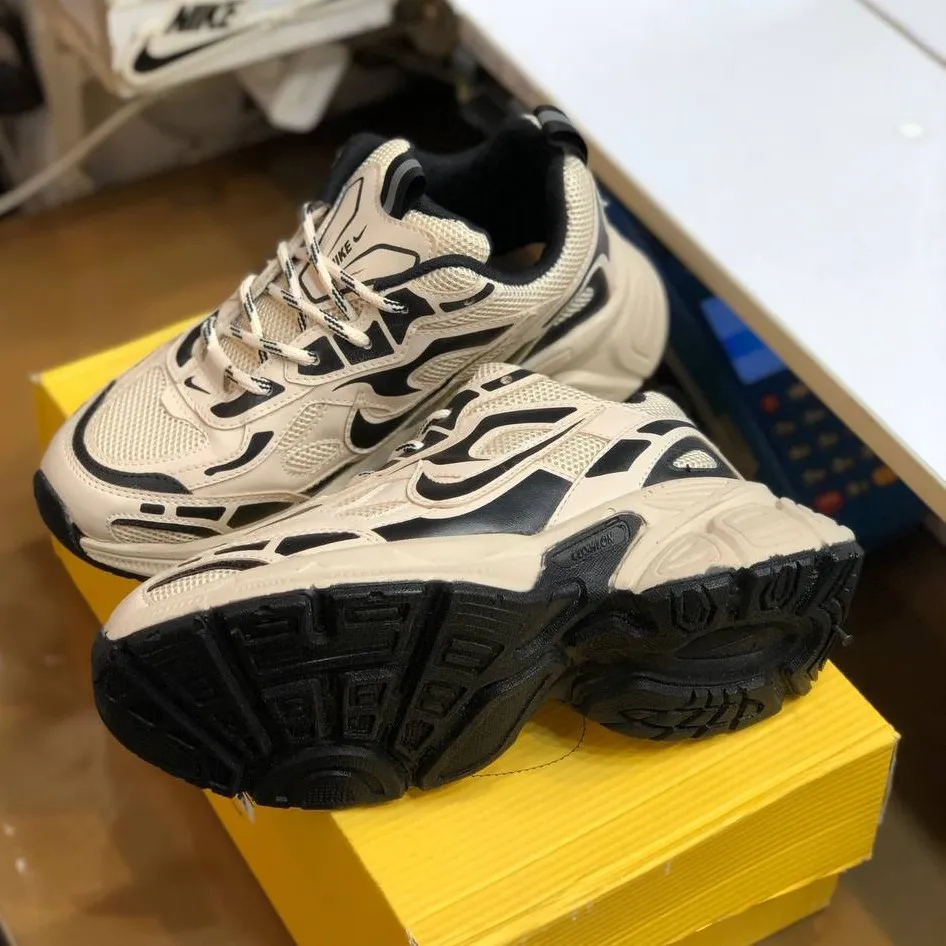 کفش نایک مردانه مدل ورمر رنگ کرم مشکی
