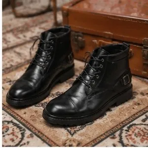 ست نیم بوت مردانه و کمربند چرم صنعتی مشکی اسپرت