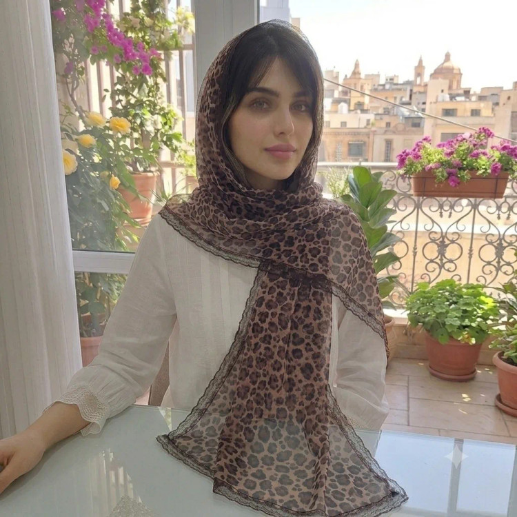 شال پلنگی قهوه ای دور دانتل و گیپور دوزی شده مناسب بهار و تابستان سایز 180 در 52 زنانه
