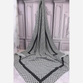 روسری نخ طرح مایایه سفید مشکی دوردوز ابعاد 140 در 140