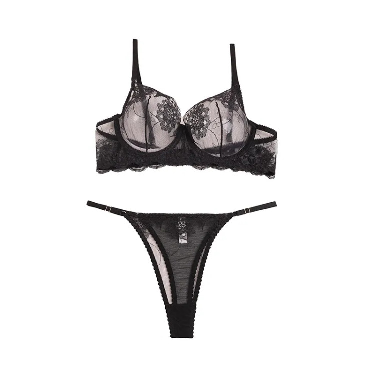 ست شورت و سوتین تور فنردار ژینا سایز 75 تا 90