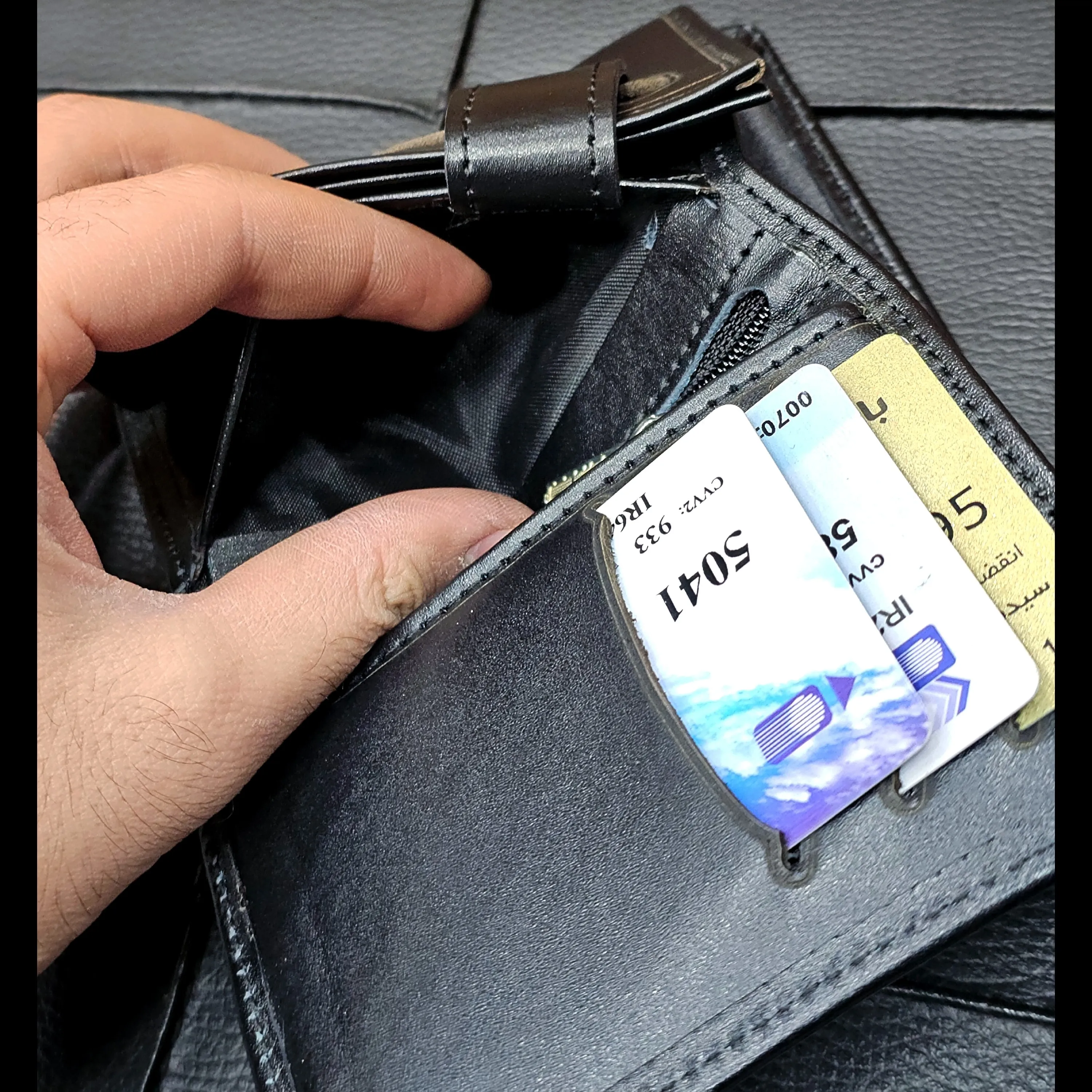 کیف پول جیبی چرم طبیعی گاوی دوخت تمیز با جای اسکناس و جاکارتی