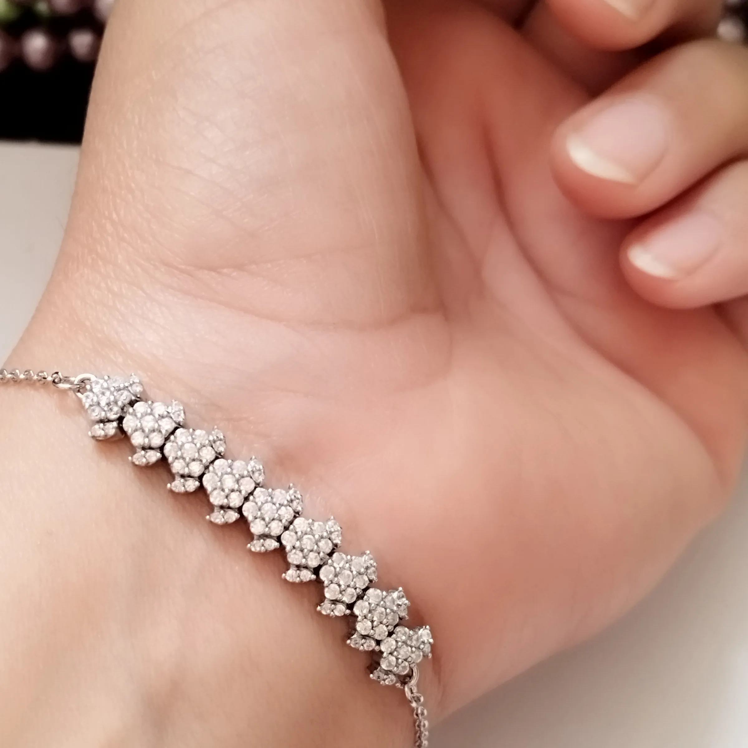 دستبند نقره زنانه عیار 925 طرح جواهری روکش طلا سفید وزن 4.49 گرم