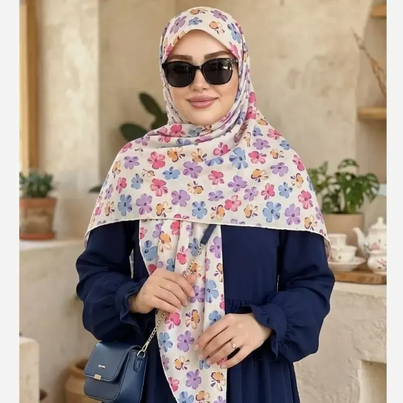 روسری نخ کاستوم طرح گل کاغذی قواره بزرگ 140x140 دور چرخ دوز کرم شیری