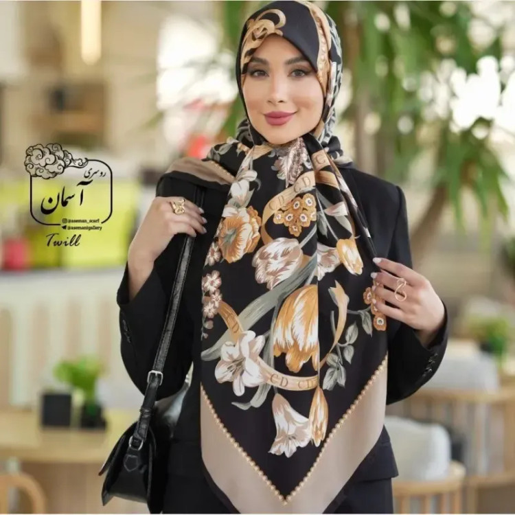 روسری ساتن ابریشم طرح رزگلد قواره 140 مجلسی