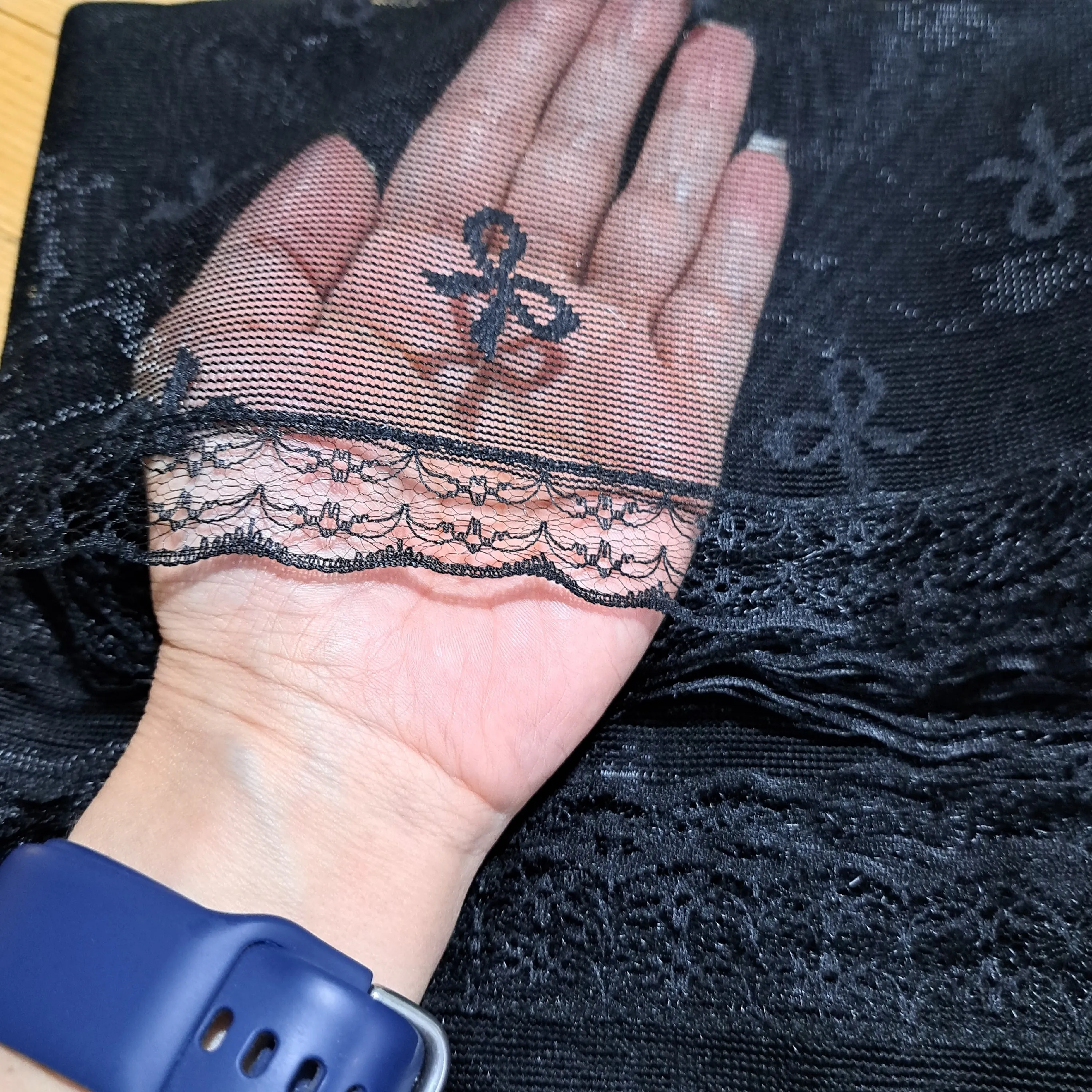 شال پاپیونی توری مجلسی زنانه دور گیپور سایز 170 در 60 رنگبندی متنوع